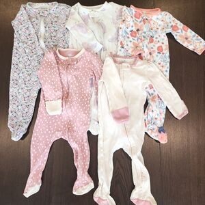 Baby Girl 6-9 Month Sleeper PJ's 5 Piece Carters & Cloud Island Mix Lot
